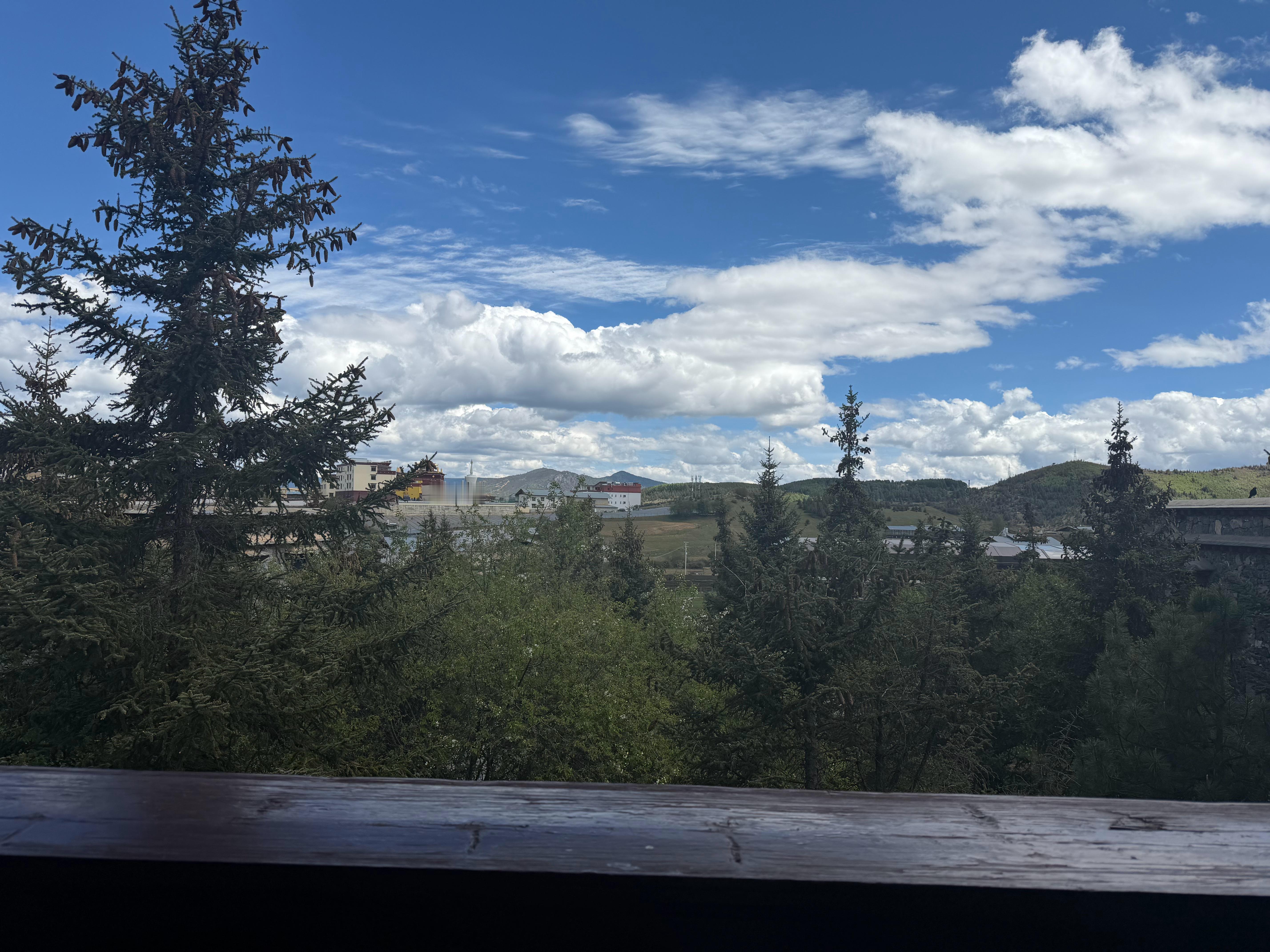 到香格里拉了好久没住过这么复古的酒店进门是把大铜钥匙 香格里拉·松赞香格里拉林卡