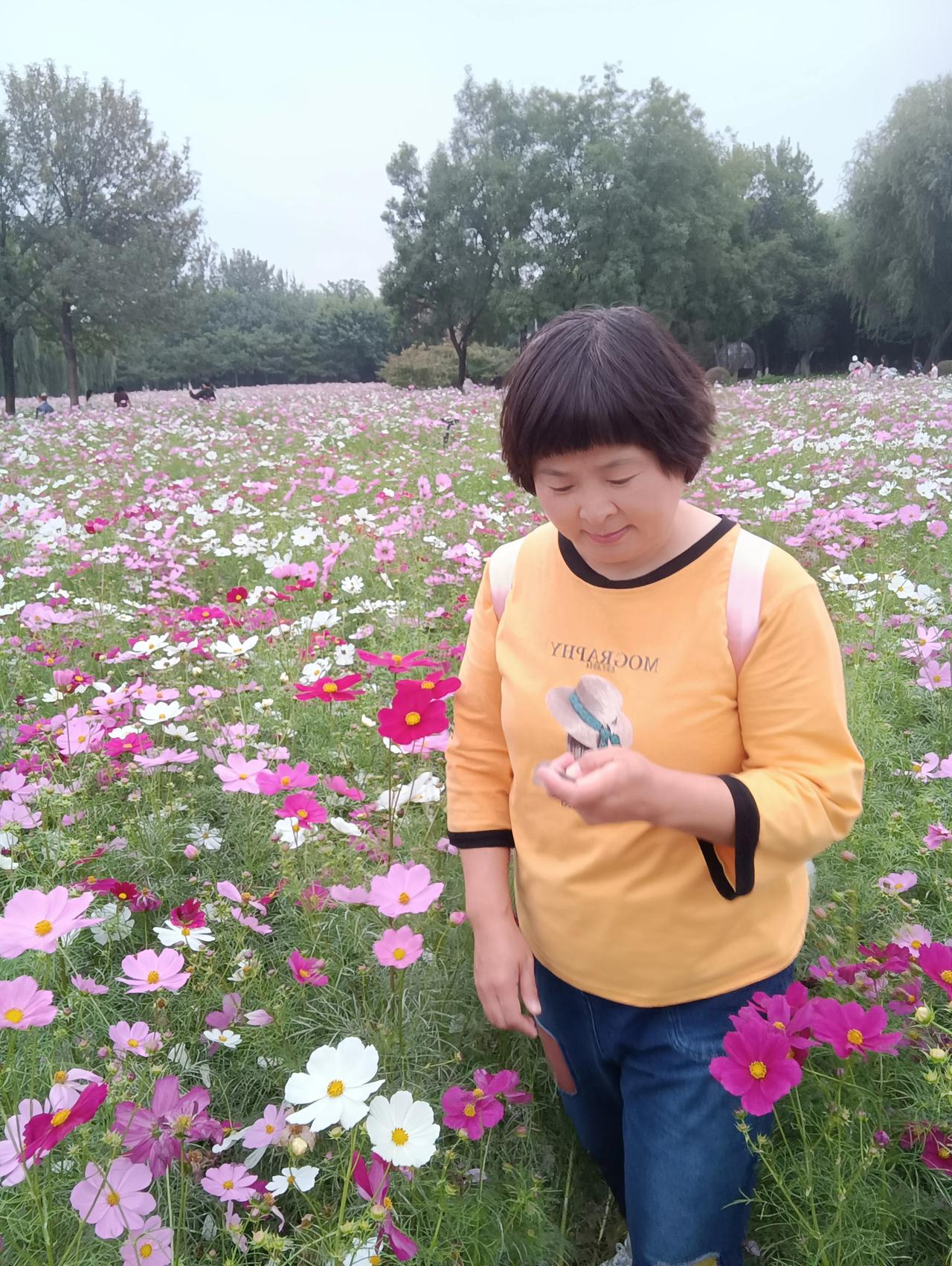 今天过得挺忙乎，也挺充实，还挺累，也挺快乐！
早晨起来把闺女的小屋彻底打扫一遍，
