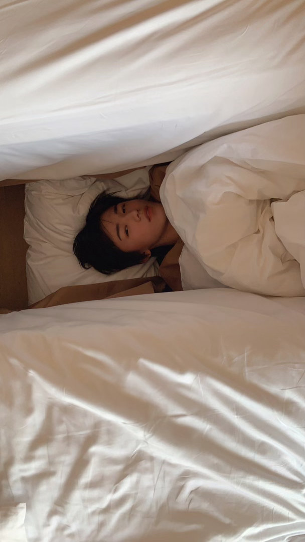 宋亚轩🐬 青年演员宋亚轩 🐚宋亚轩廿二启航声光织影 "如果不能当众诉说爱意,