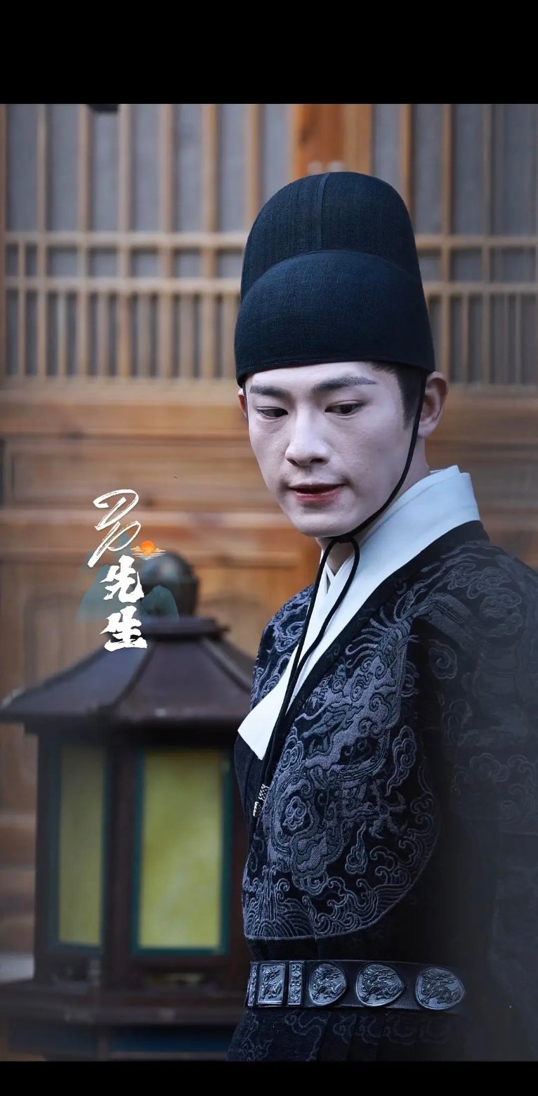 辛云来海报怎么这么难看啊，这个造型好不适合他 