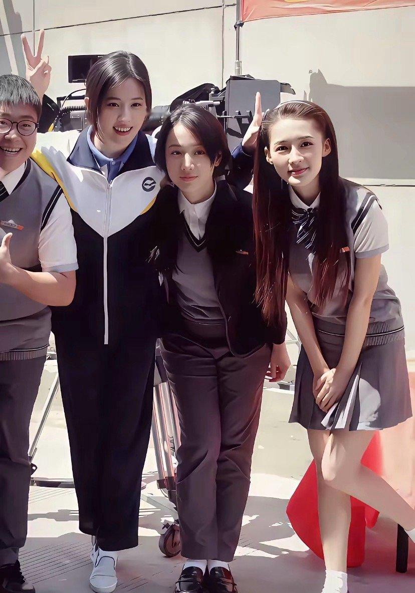 刘亦菲、李沁、李梦各有各的美！不过我最爱的还是刘亦菲，她气质长相还是更胜一筹，每