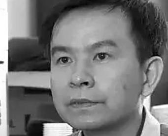 1992年，浙大高材生李红涛被警察逮捕，然而让所有人不敢相信的是，他竟然趁着警察