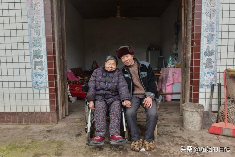 ‘厨房’用你家方言怎么说?
外屋地，我们小时候这么叫，那时候家里大概就一间房带一