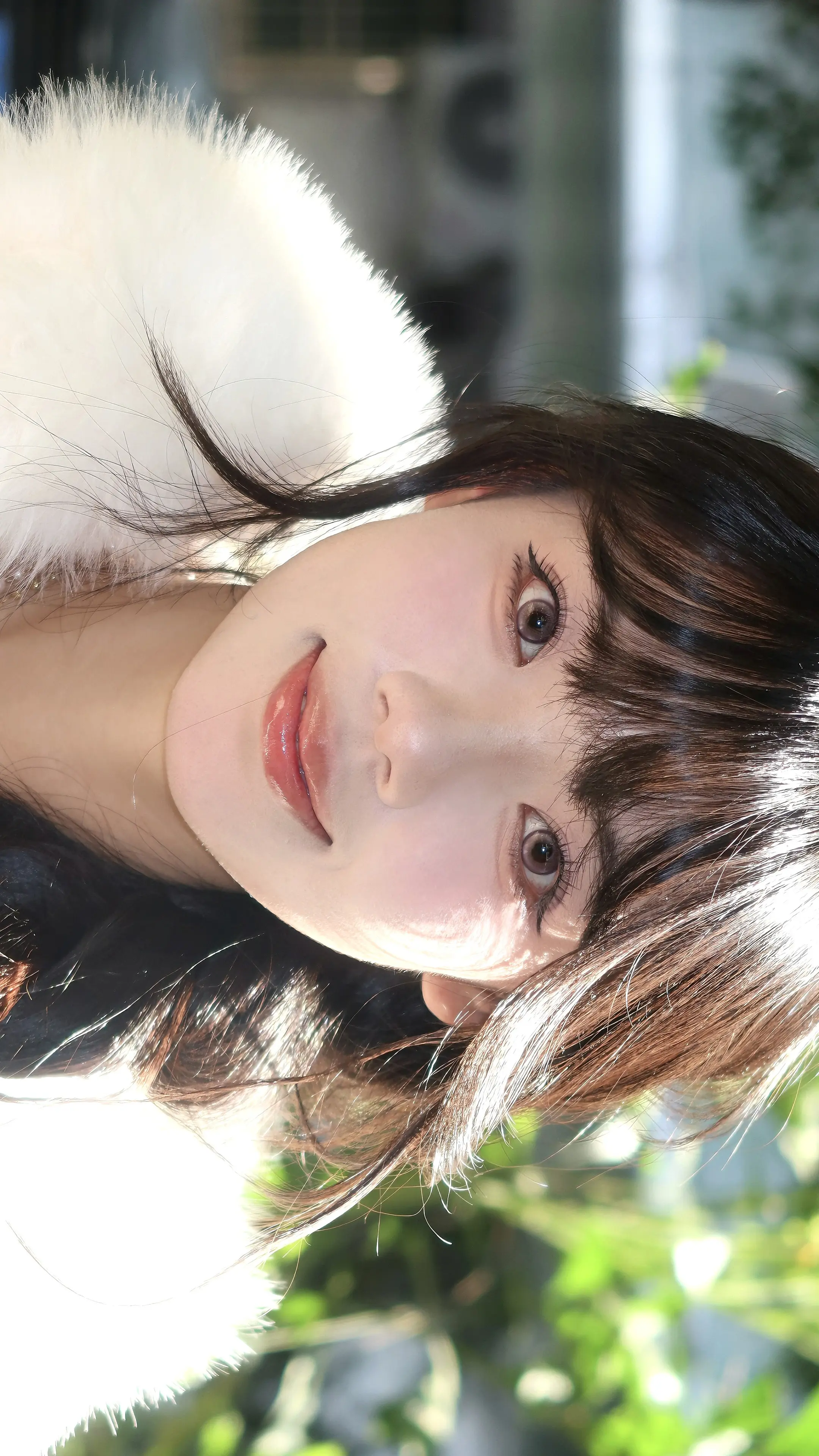 她的眉眼温柔似乡 杀向我的是过往泱泱。