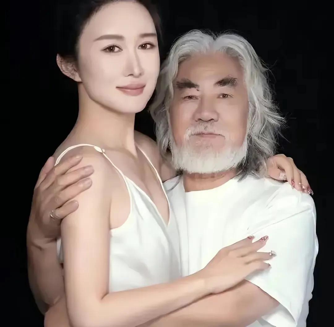 有时候你不得不佩服张纪中，73岁了还能让老婆怀孕！

前几天，张纪中的小娇妻杜星
