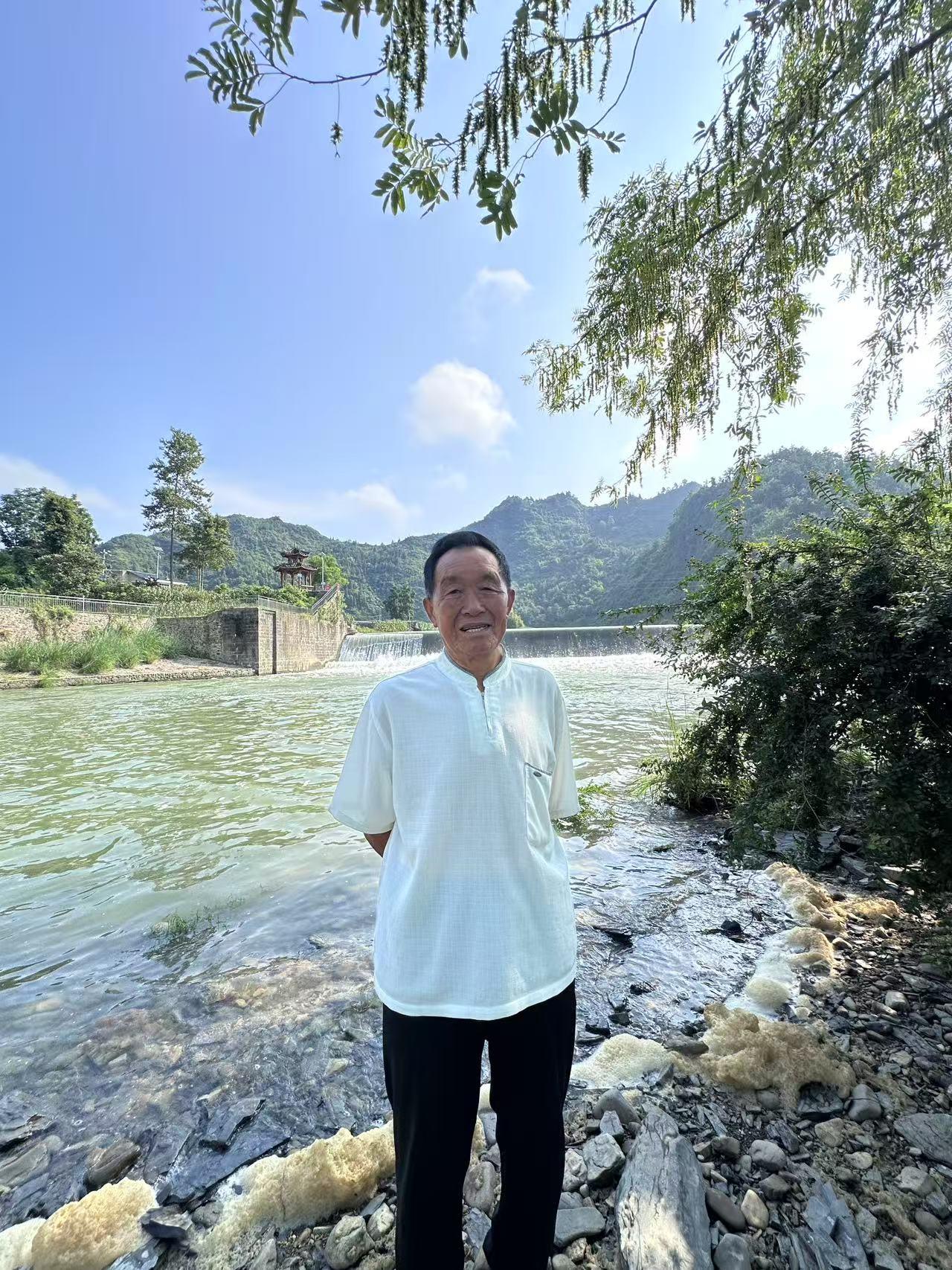 幸福不属于富人 也不属于穷人 属于知足的人