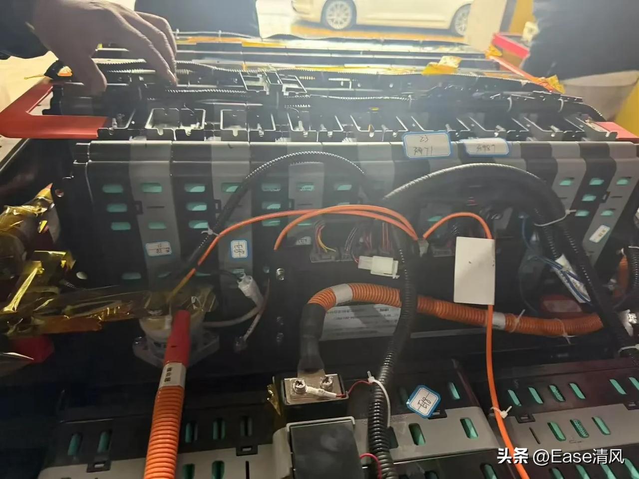 往后的时代，修车行业也得大变革了，光懂内燃机也不行了，多了不用说，再过5年，这种