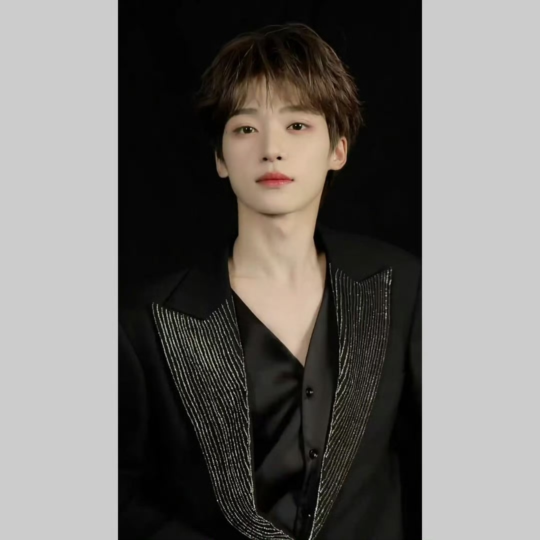 请欣赏一些梓渝手势舞合集！周末看梓渝，心情美美哒～爱这个帅宝萌宝酷宝宝梓渝clo