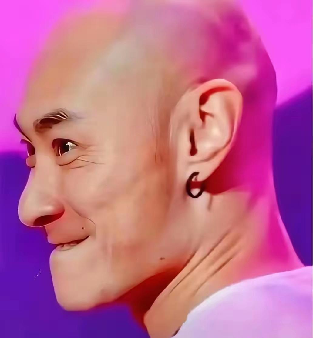 好家伙，
叶松源还上过春晚
这个十分反常的是，到目前为止，他的籍贯，我们不知道，