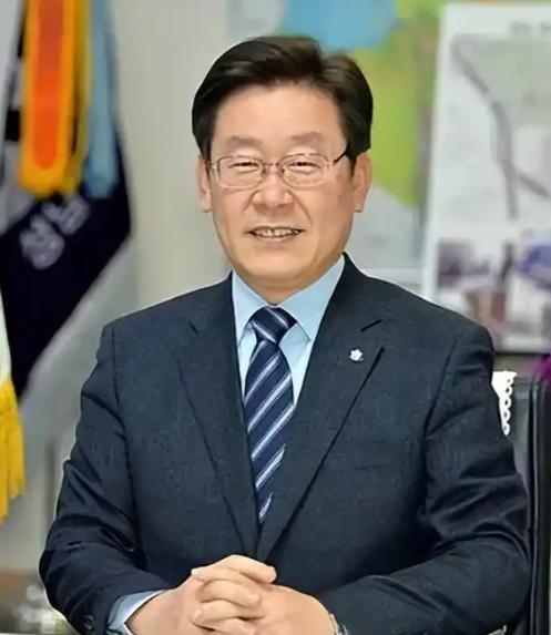 [太阳]韩国总统李在明突然宣布，1月20日，韩国总统李在明在国务会议上明确表示：