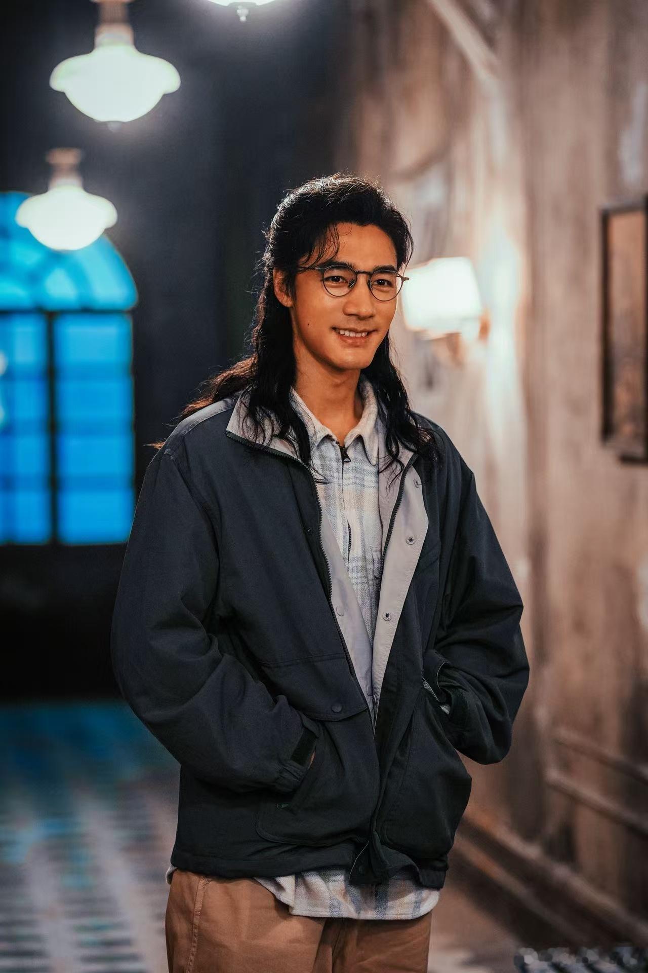 此沙太帅了  此沙在电影里面给我们呈现出来的角色真的是太帅气了呀，完全就是被他的