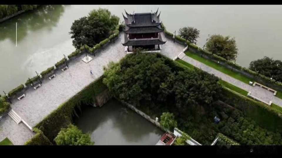 【苏州古城区有一个蛇门，为什么起这个名字？跟蛇有关系么？】
苏州古城区
有一个蛇
