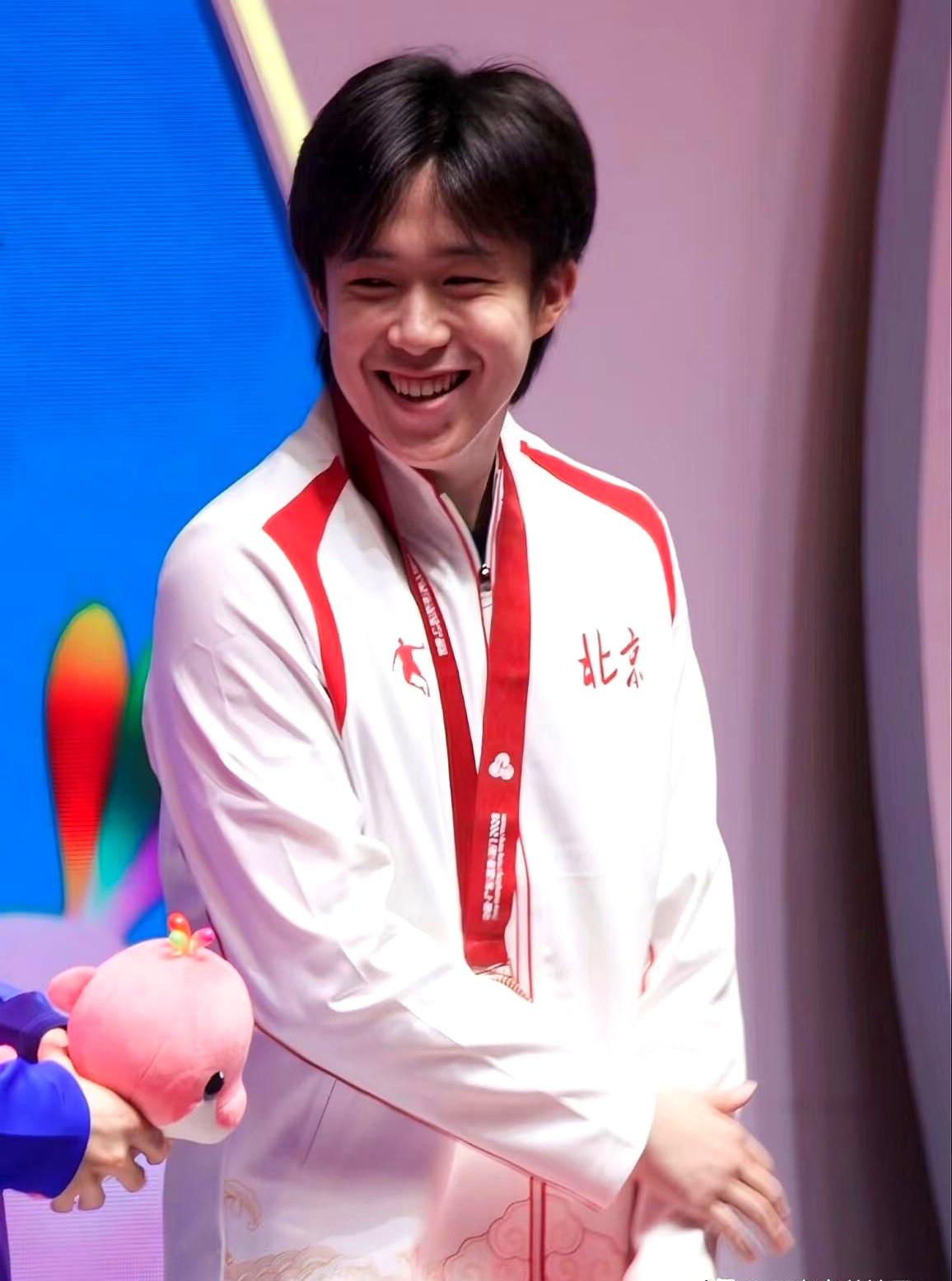 信息整合报告：国乒男队传承与拼搏精神的最新动态
 

沙特大满贯王楚钦三线作战真