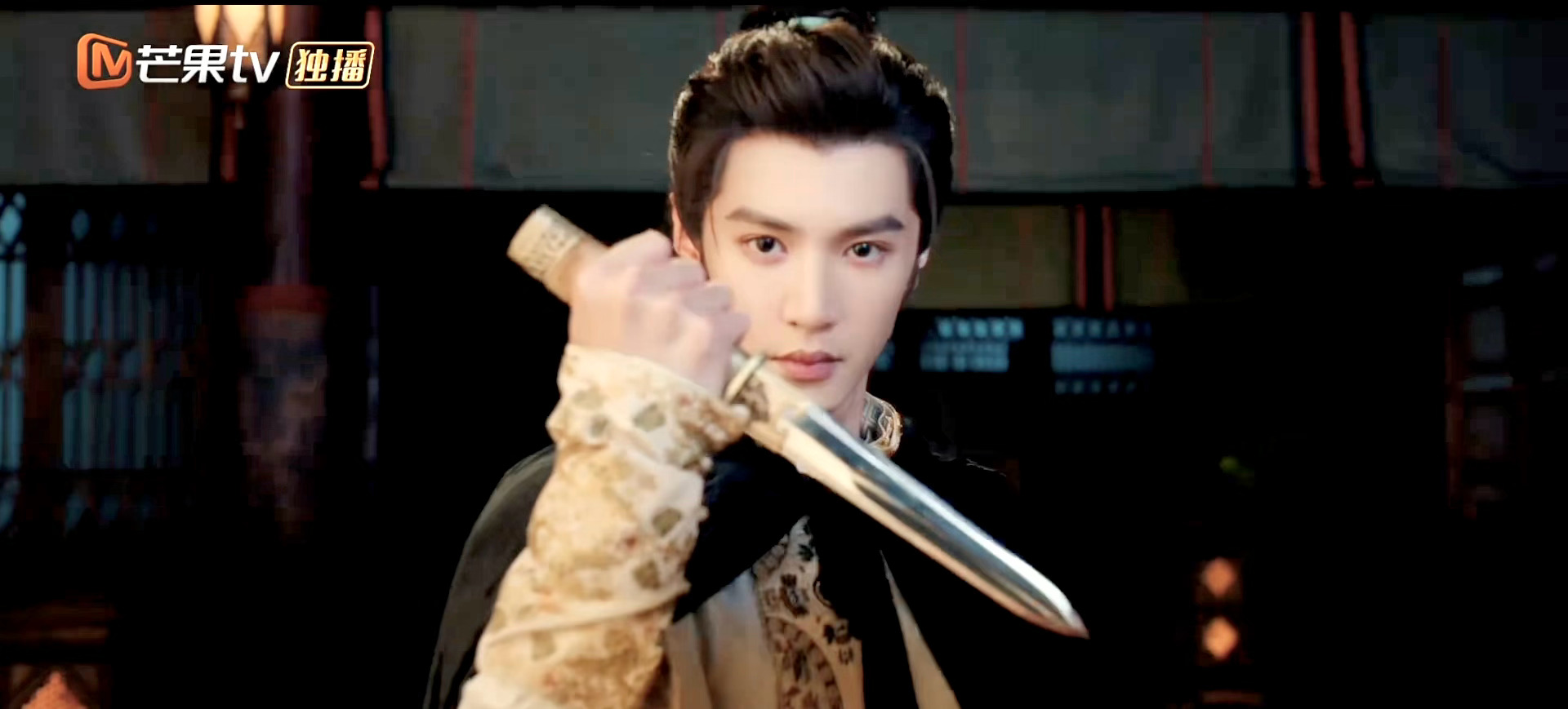 见到吾皇了[捂嘴哭][捂嘴哭][捂嘴哭]陈哲远英寡首发片花 ​​​