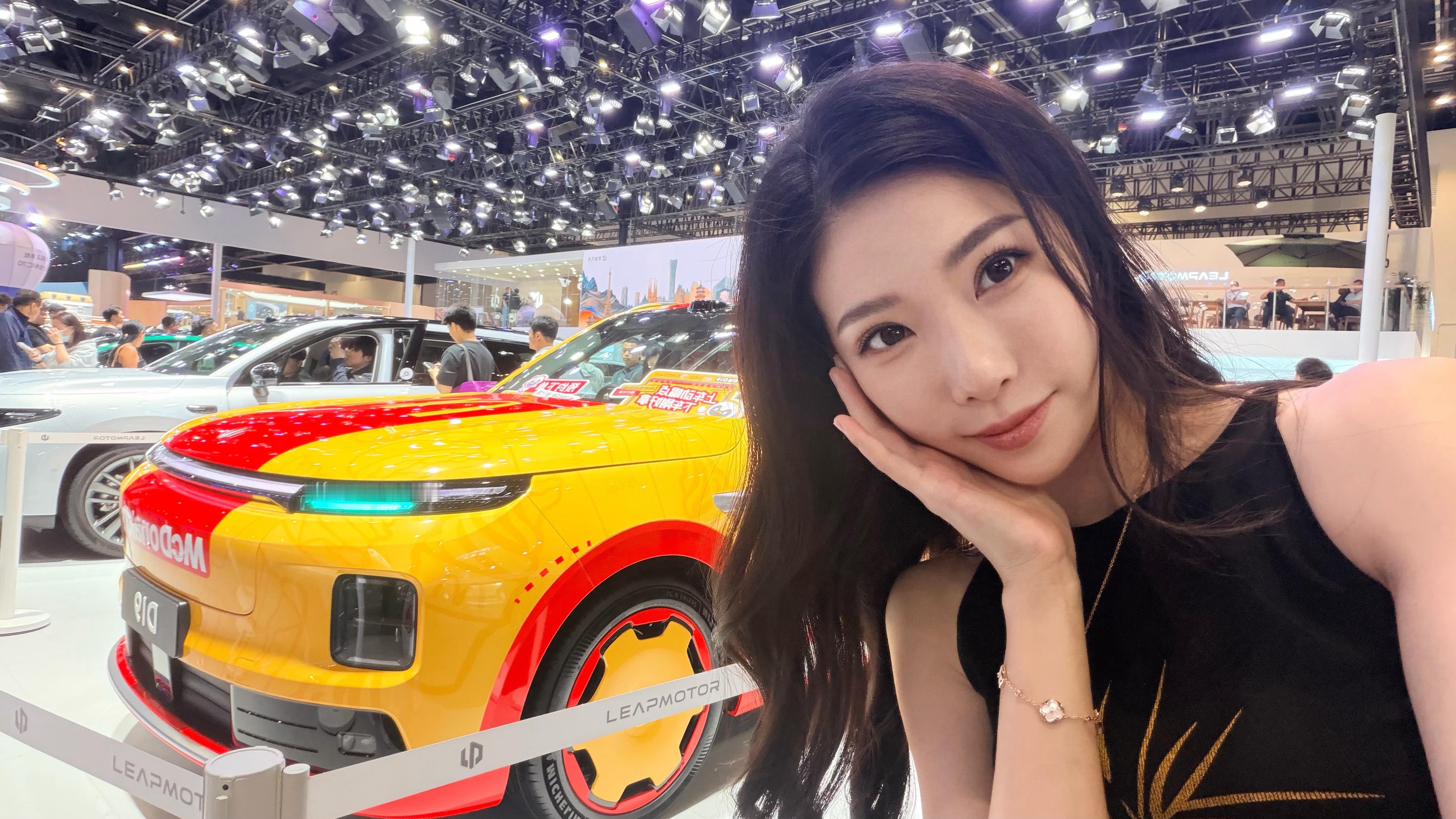 车展逛到这，饿了