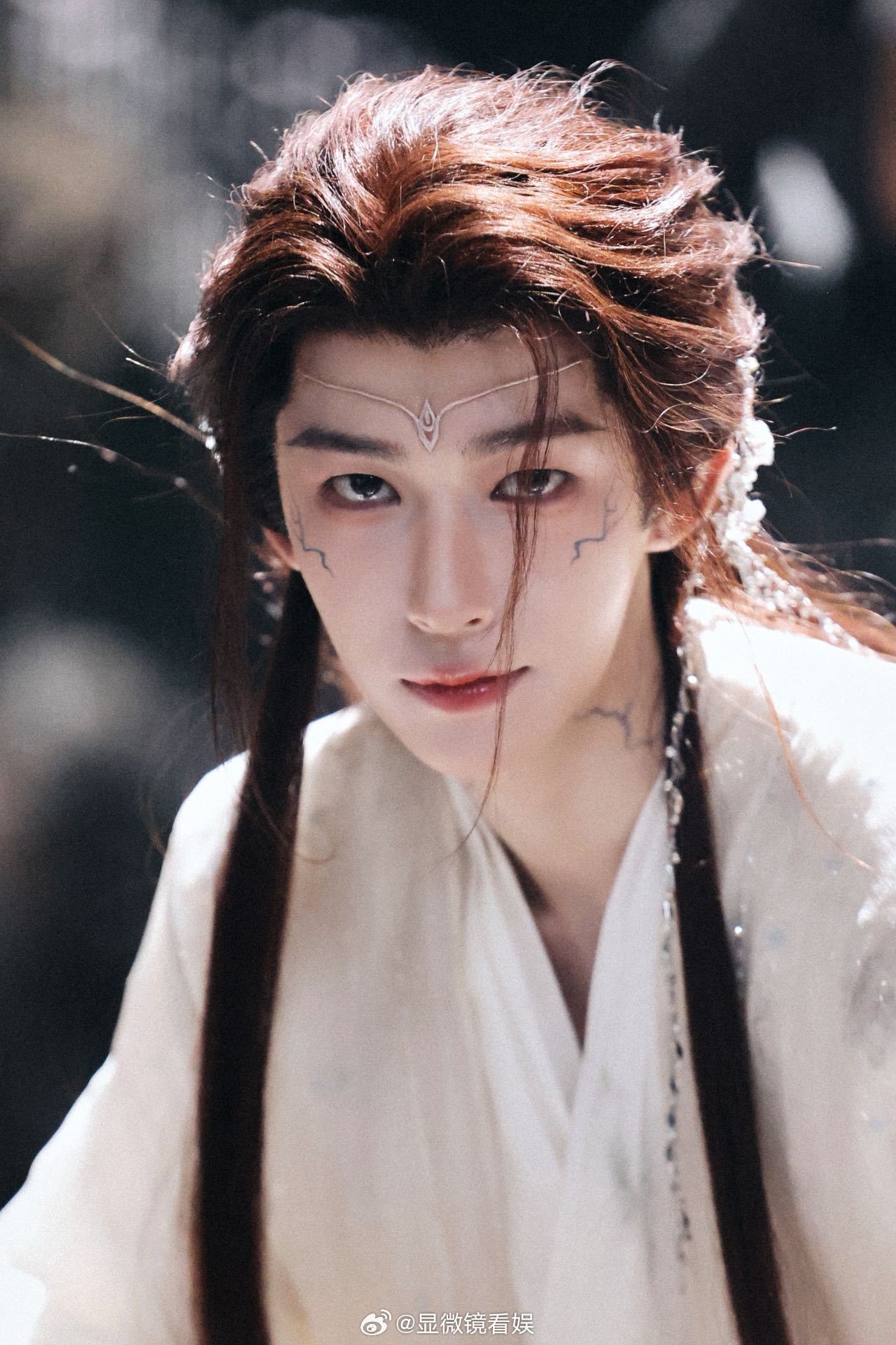 刘宇时隔一年复刻月鳞绮纪妆造 出道以来第一次演戏，真的认真的对待每一件事，时隔一