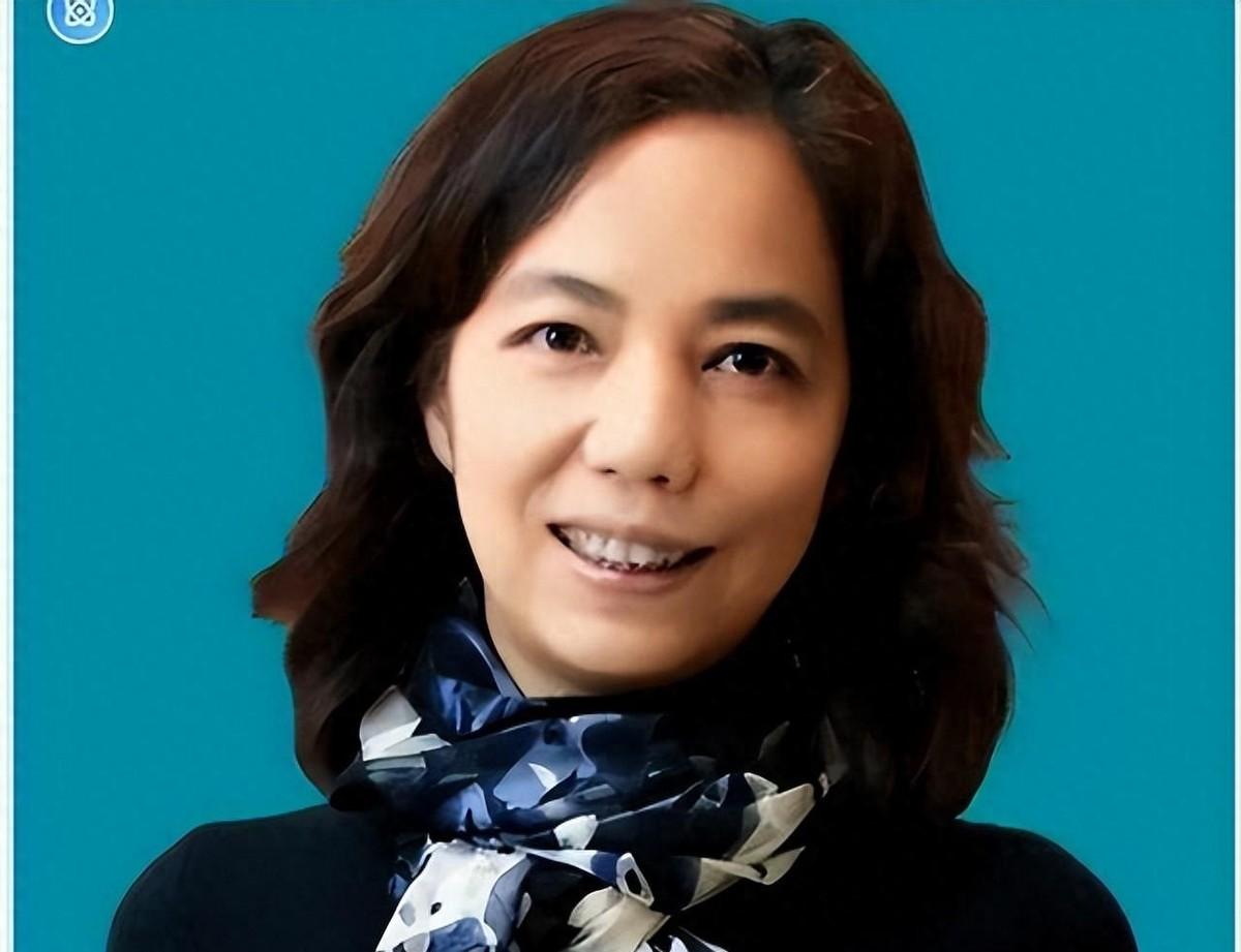 2025年11月，英国伦敦圣詹姆斯宫，查尔斯三世亲自颁发全球工程界最高荣誉。台上