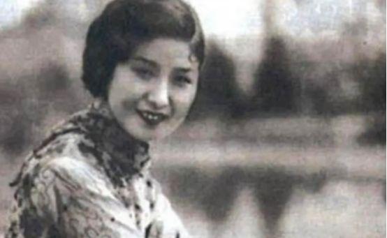 吴四宝被毒杀后，胡兰成趁虚而入，这段汉奸姻缘满是算计
 
1942年上海76号血