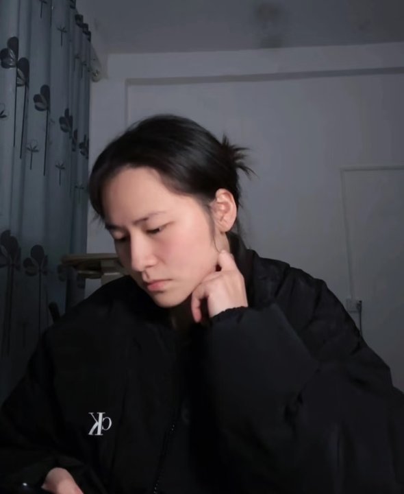 喜欢方头明的理由真的太多了！真实不做作，性格又好，每次出现都能给大家带来欢乐，他