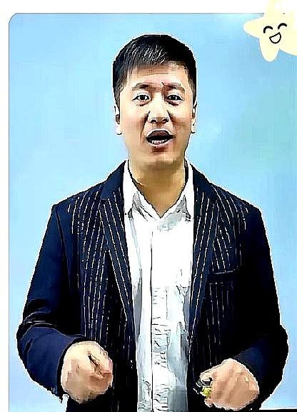 99%的家庭头疼婆媳关系？
张雪峰这操作真给我上了一课！
他爸去世后，他把老妈接