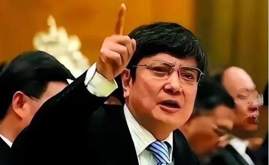 郑强教授曾语出惊人：“到了今天中国人民还在犯傻，就像喝了什么迷魂汤！什么科学无国