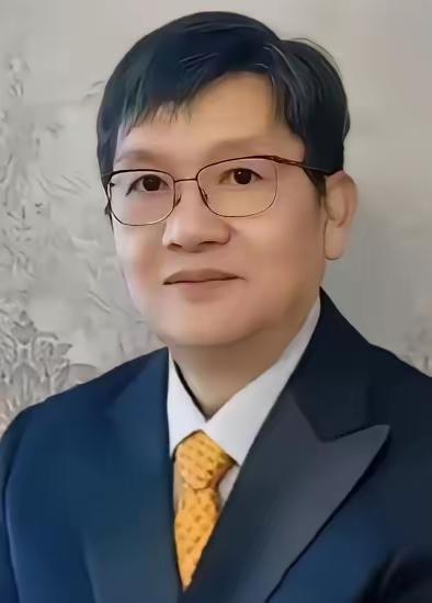 快讯！快讯！
中日关系紧张之际，冯玮教授发表“缓和”言论，爷爷当年在日本干过苦力