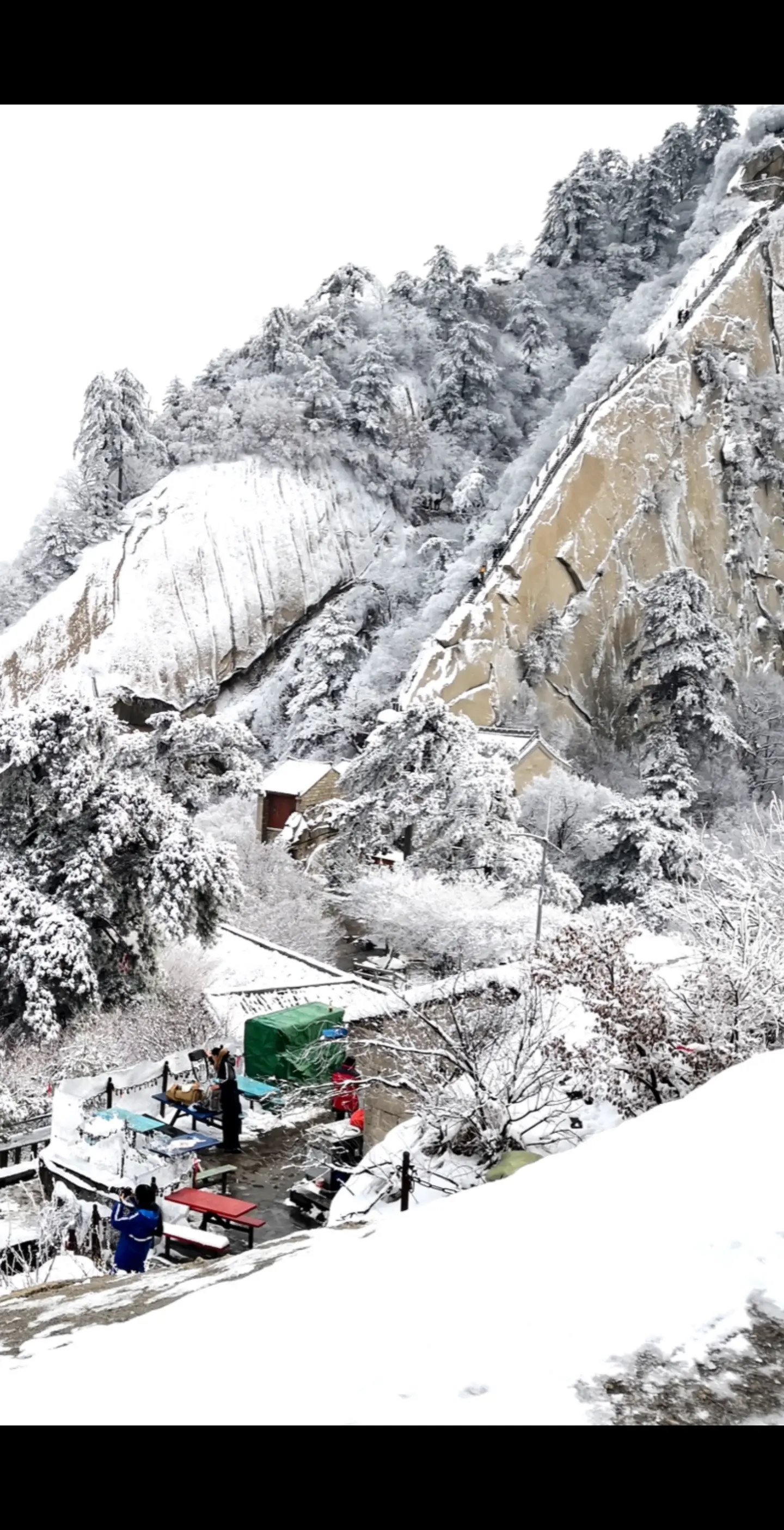 华山下雪了