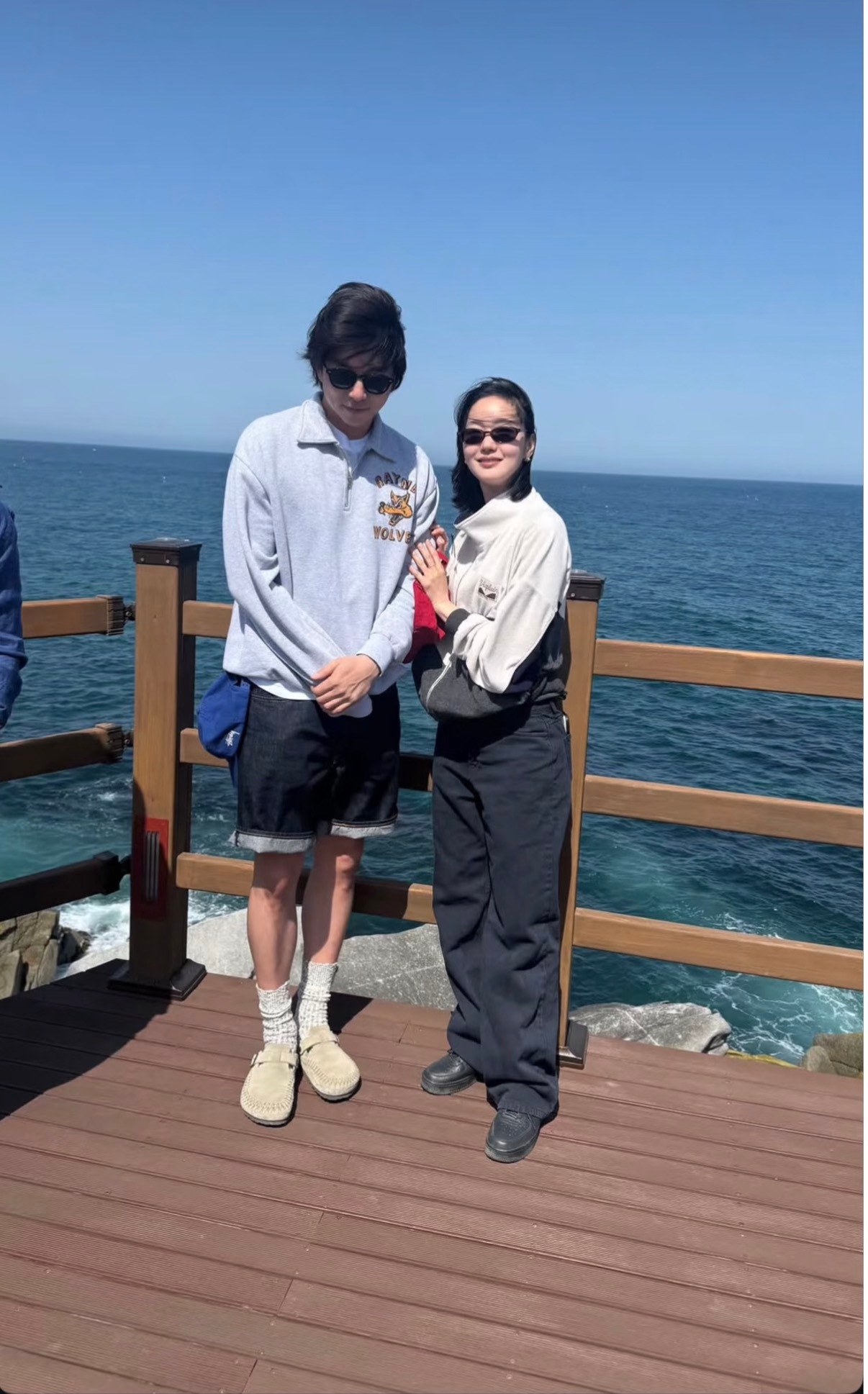 孔刘发了合照…这是..... 妻子的浪漫旅行 吗 