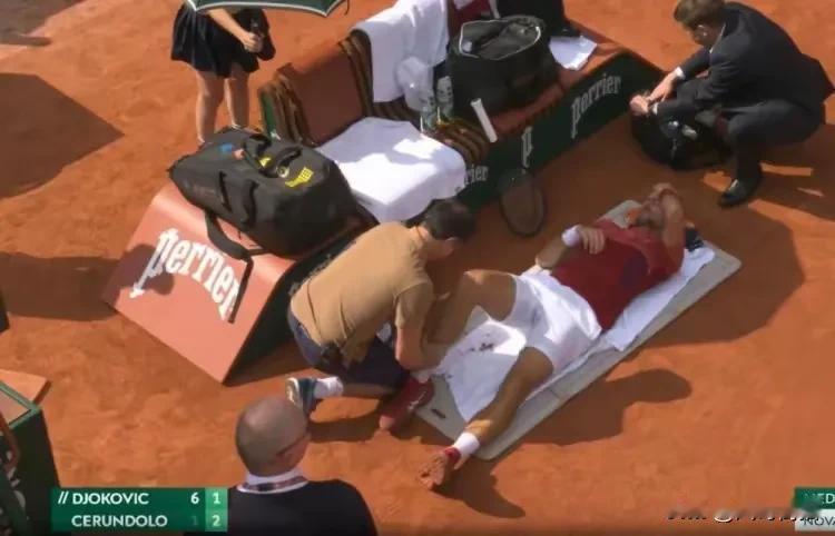 一个不冷静，吃止痛药带伤作战，造成半月撕裂，德约科维奇就此失去了法网，失去了世界