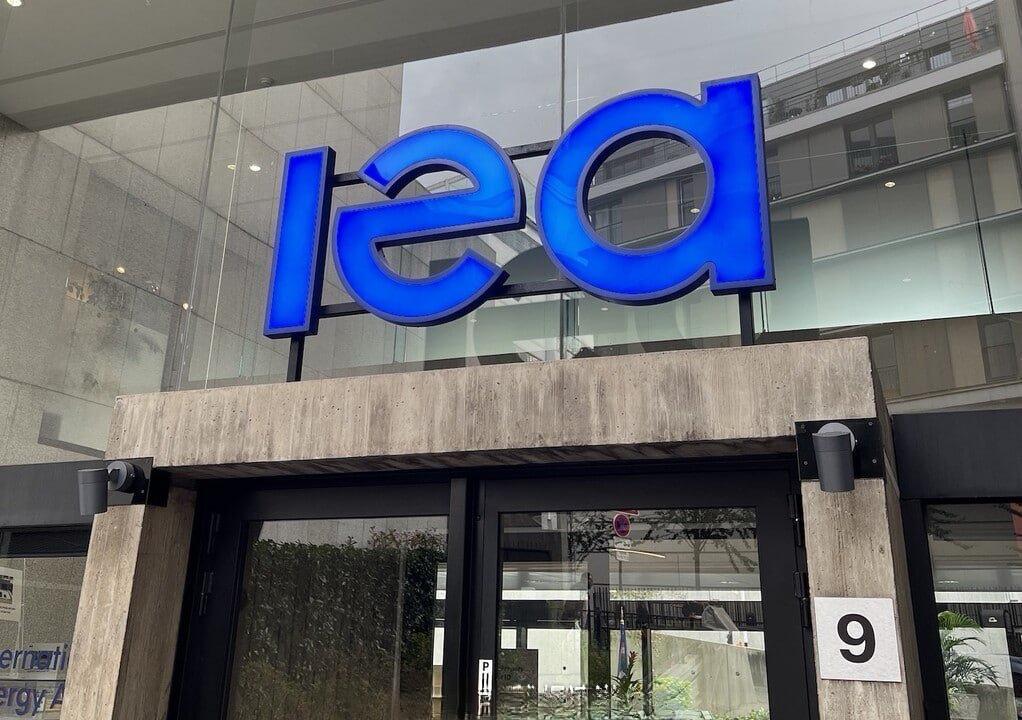 国际能源署在其月度石油市场报告中指出，霍尔木兹海峡重新开放后，全球石油市场将逐步