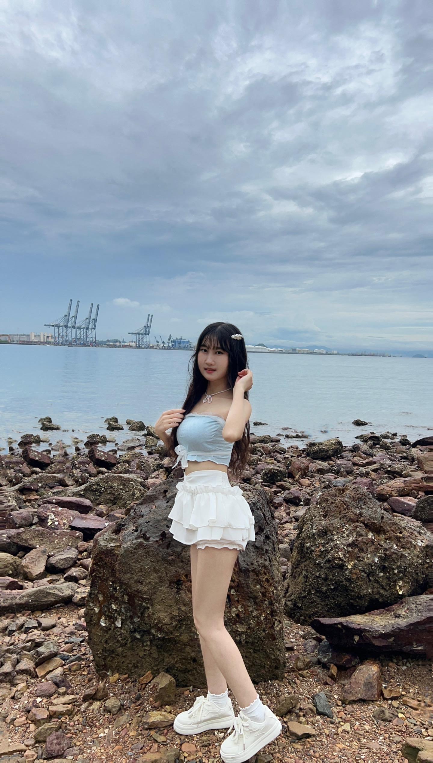 可我不是娇滴滴的女孩子，我的青春是用来努力奋斗的，我又来惠州吹海风画画...