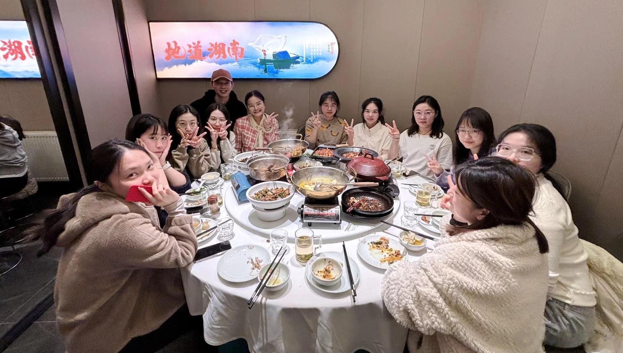 感恩所有全力以赴的伙伴们，感恩多年的信任，生命中有你，是幸运，是福报。[心] ​