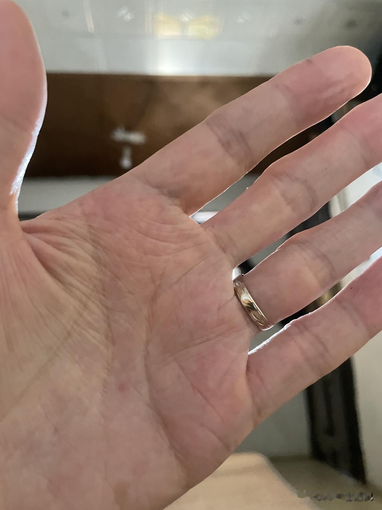 不知道有没有跟我一样朋友，就是手心里是绝对不对写字的。