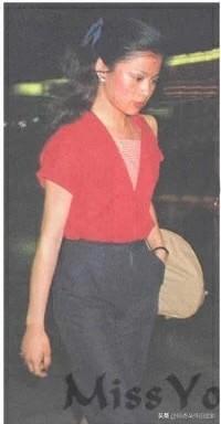 🎆永远的翁美玲👇
选美旧照，青涩少女的港风惊艳

80年代的老照片。
拍下了