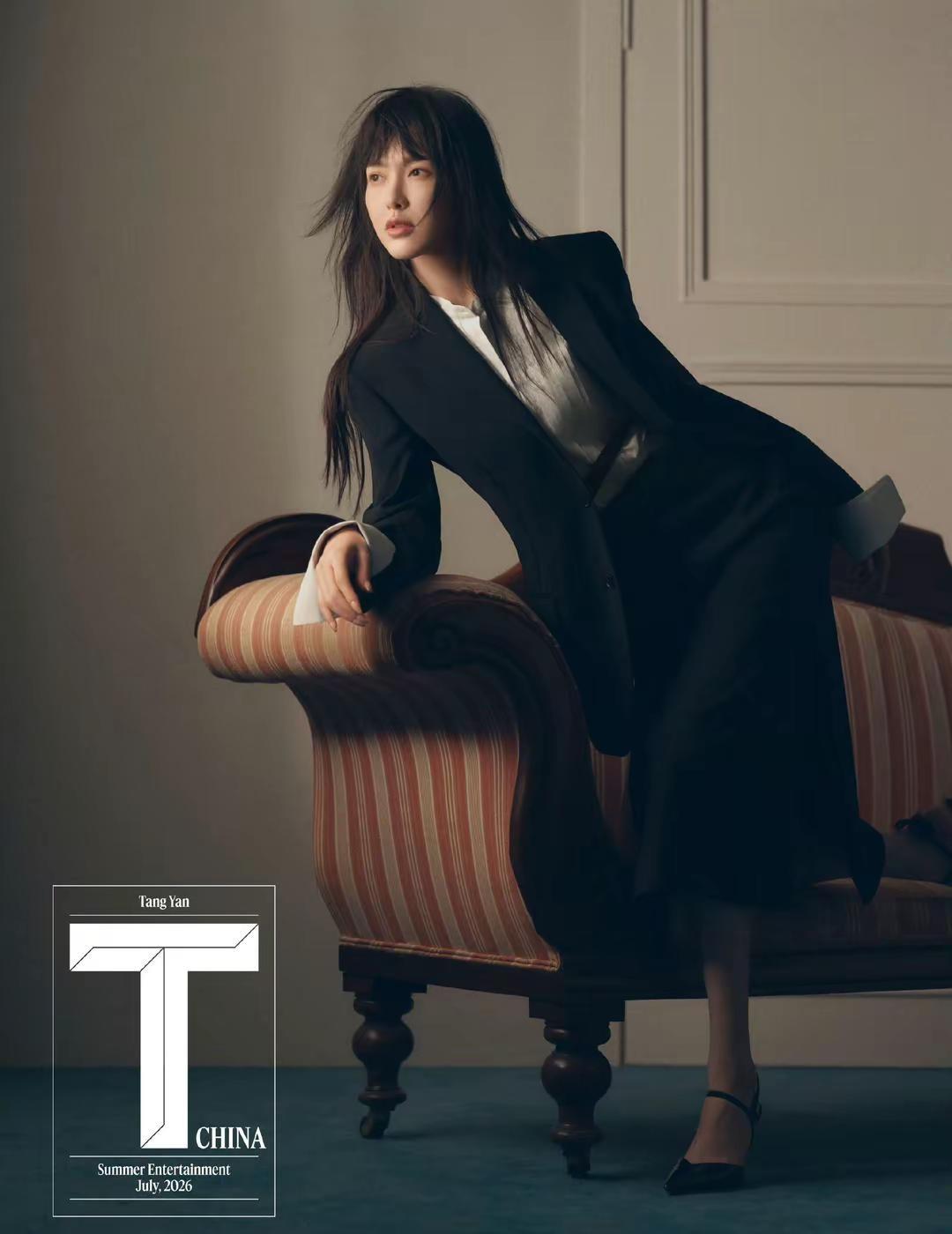 恭喜恭喜美糖🍬再迎杂志女刊。大女主穿搭封神 今日份高智感look 唐嫣T杂志封