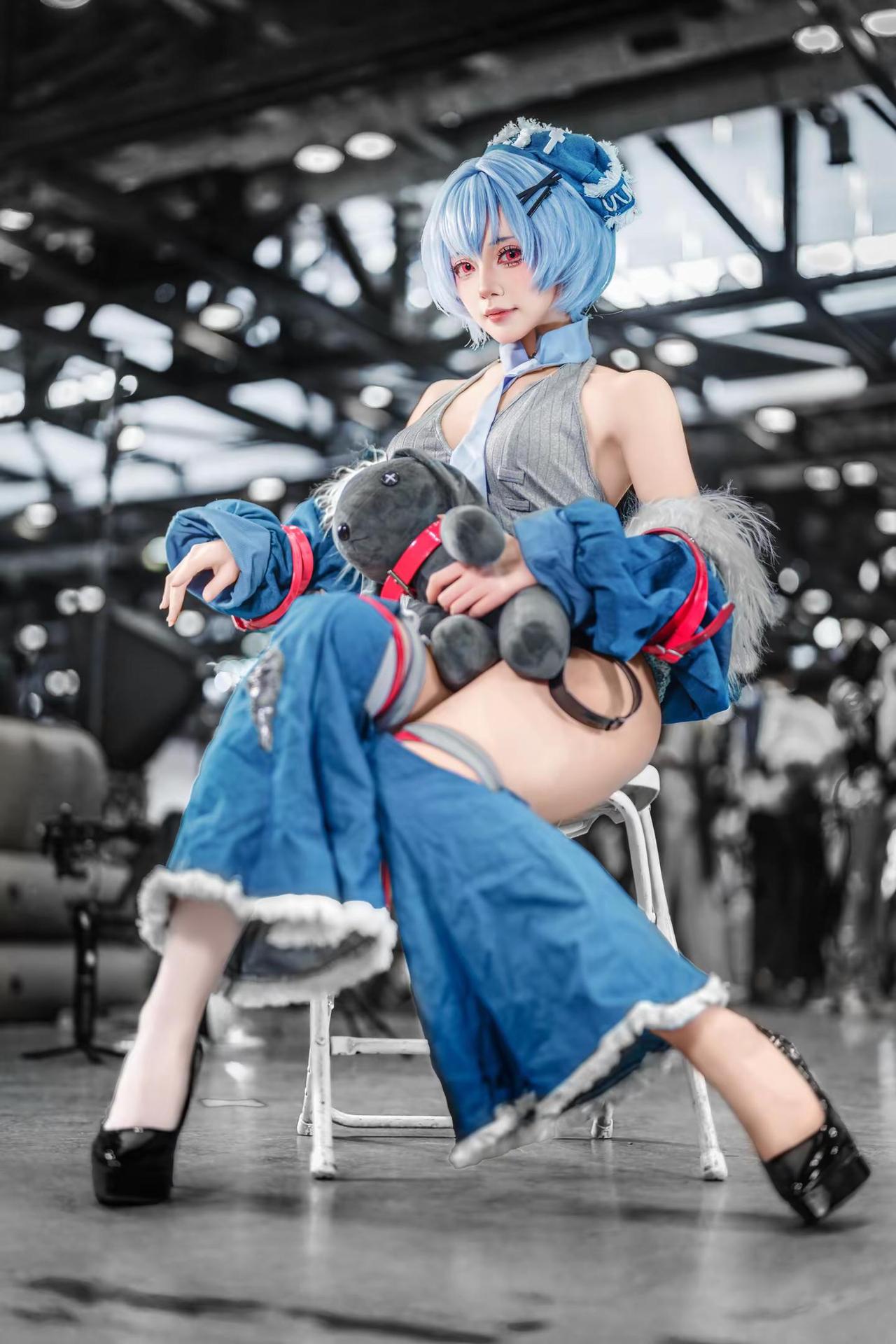 绫波丽摇滚乐队。出境：@艾梨是好梨 器材：@索尼官方旗舰店 A7M5 二次元 绫