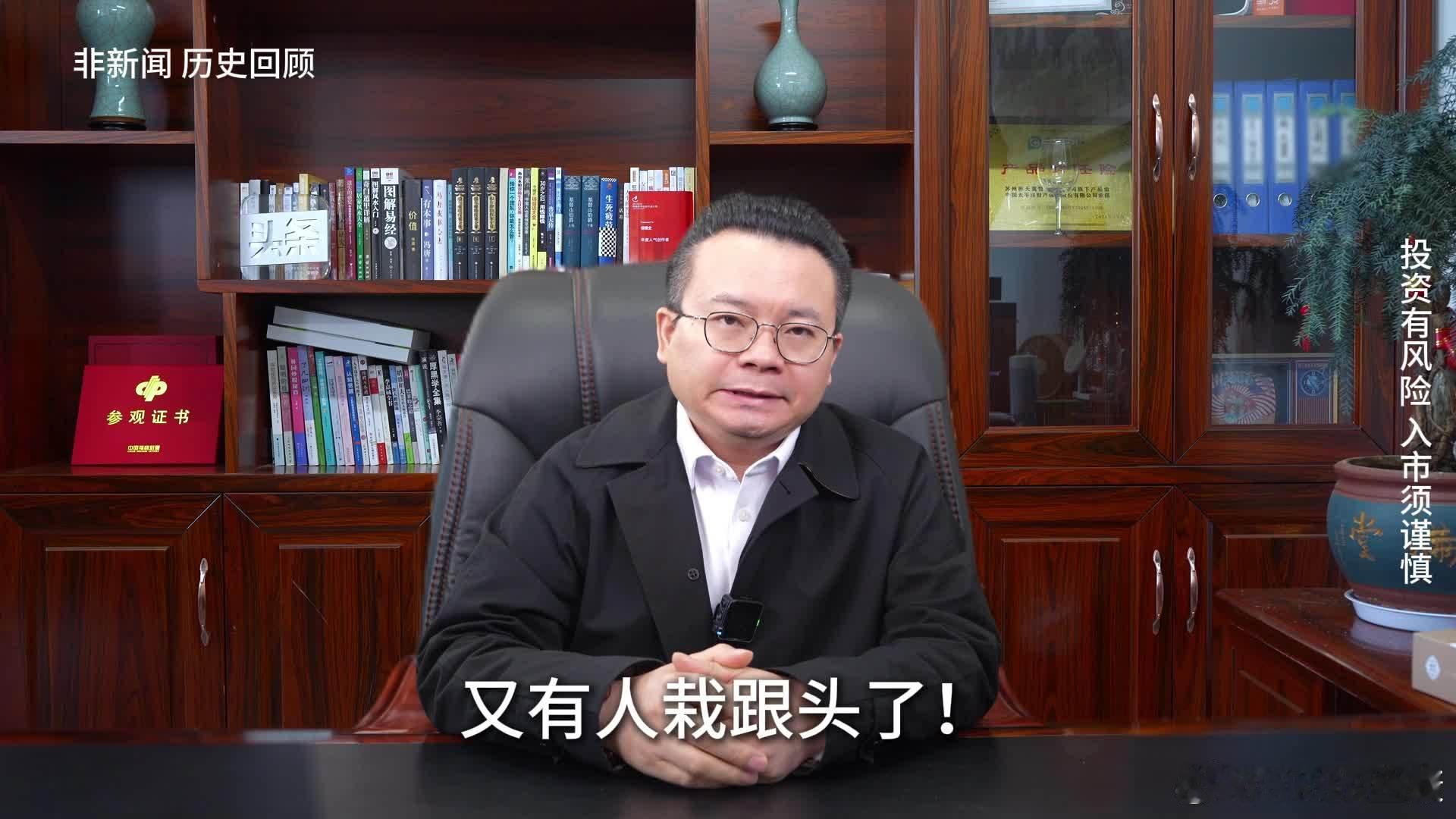 毛泽东思想最伟大的贡献就是千万不要忘记阶级斗争（以战止战对敌斗争）和全心全意为人