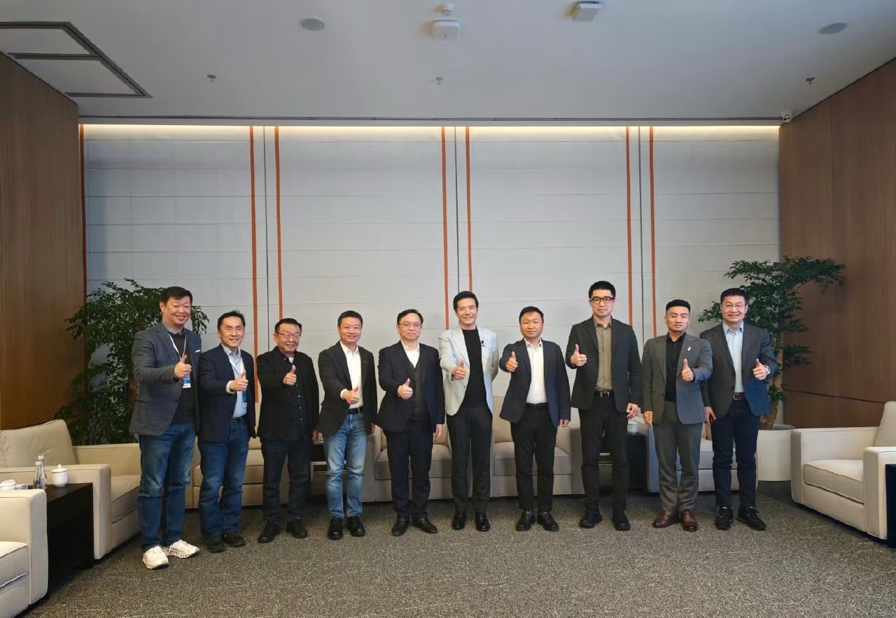 小米新SU7发布会请来半个车圈   科技春晚👍🏻小米发布会