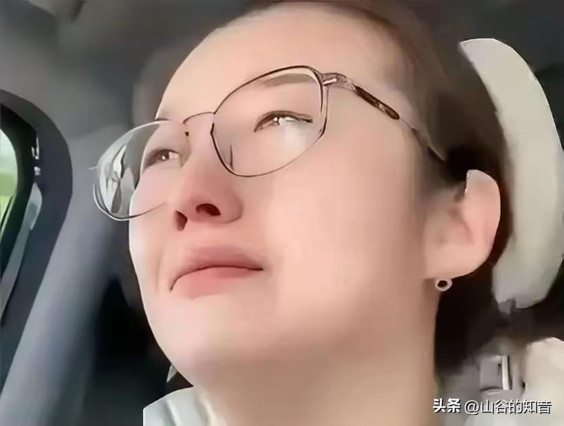 离谱！丈夫5年偷偷给婆婆转20万，妻子提离婚反被怼：我妈不容易
 
​​“我把他