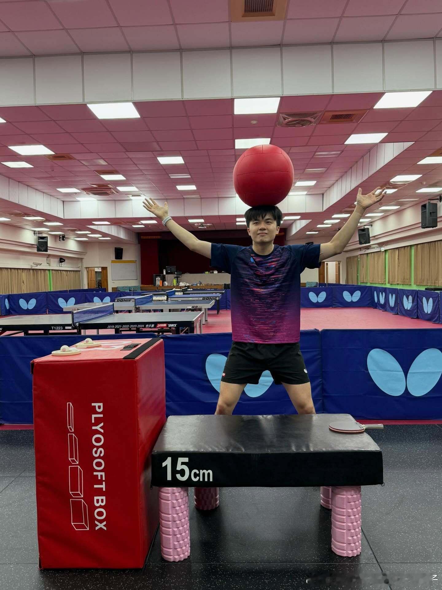 林昀儒：新年第一練🏓马年祝大家身体健康  顺顺利利🎆 