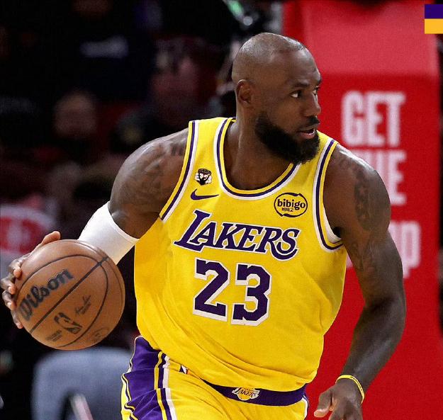 湖人执行夹击的关键球员：斯玛特+詹姆斯！

整个下半场，湖人无限夹击杜兰特，这必