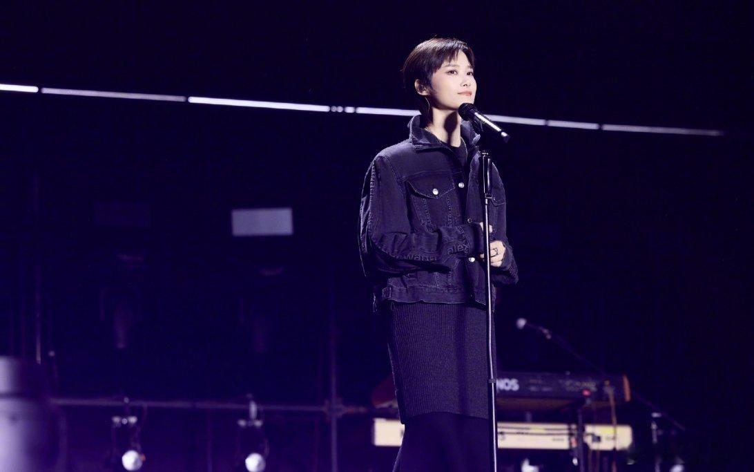 谁说“期待”两个字不够大声？从《皇后与梦想》到新专辑金曲，从炸裂舞台到暖心互动—