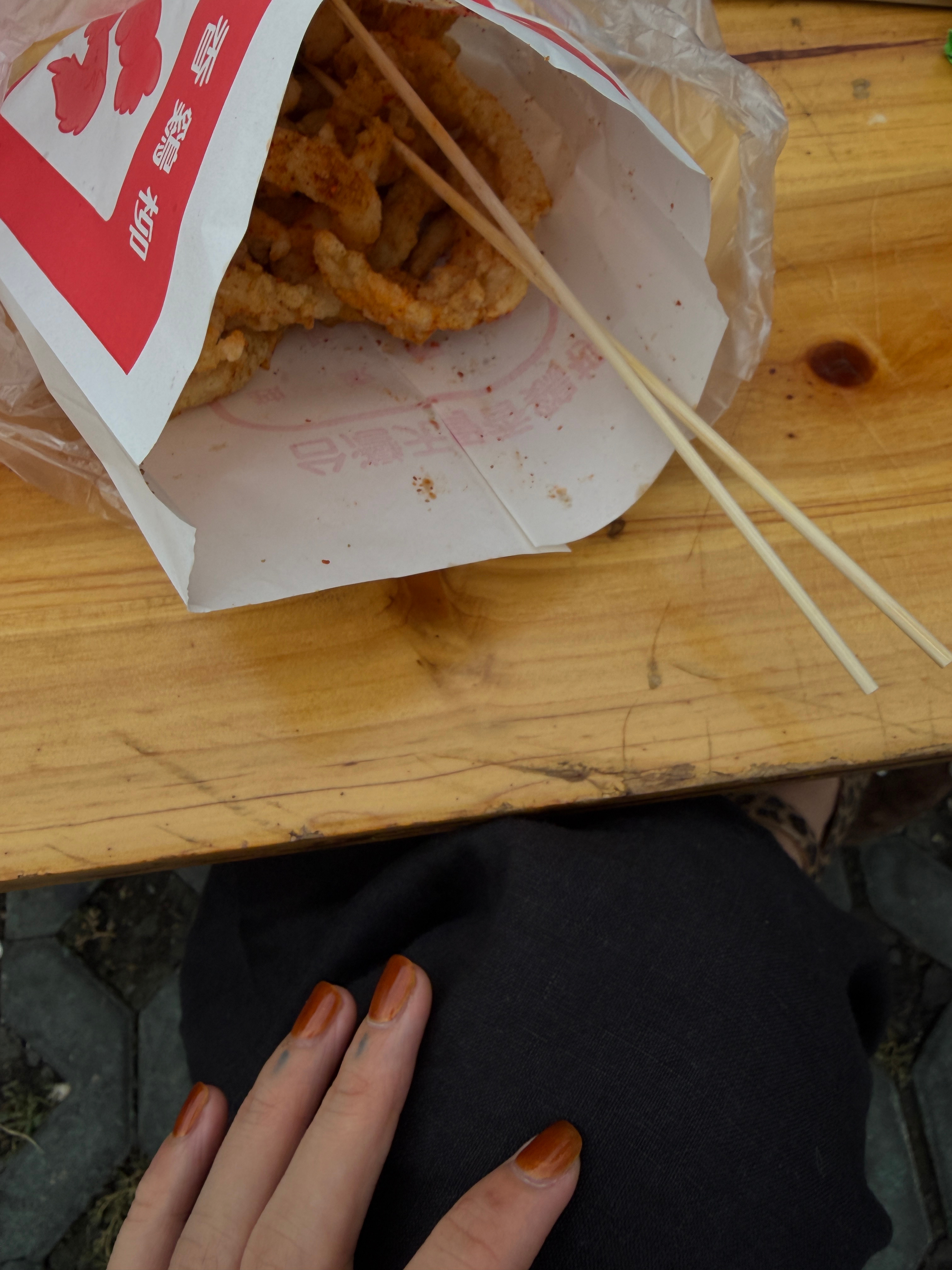亚麻真的是一个很善良的面料，能抗住夏日炎炎，也可以抵御秋风萧瑟，同时因为看不太出