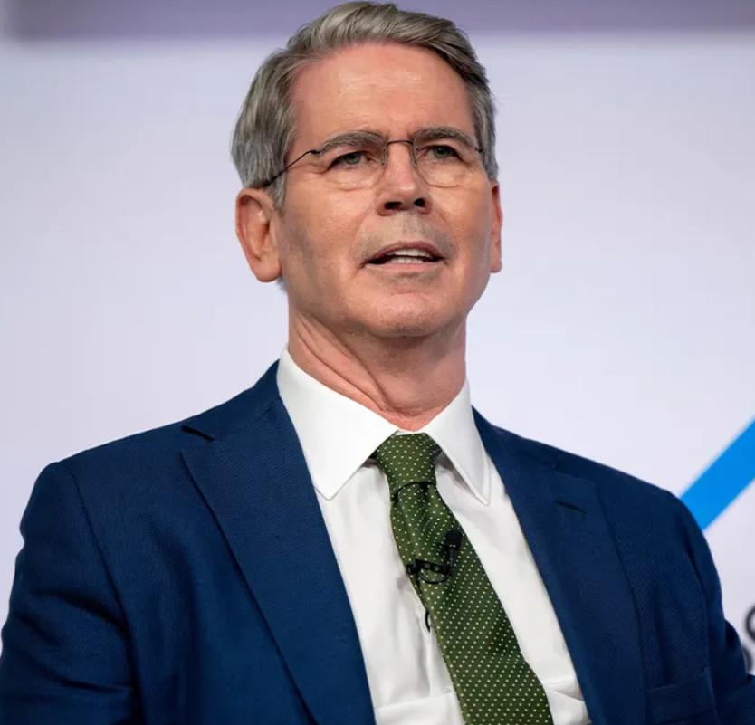 美财长称中是现代史上遇到的最强大国，称中国很独特，和他们不一样。贝森特能够认识到