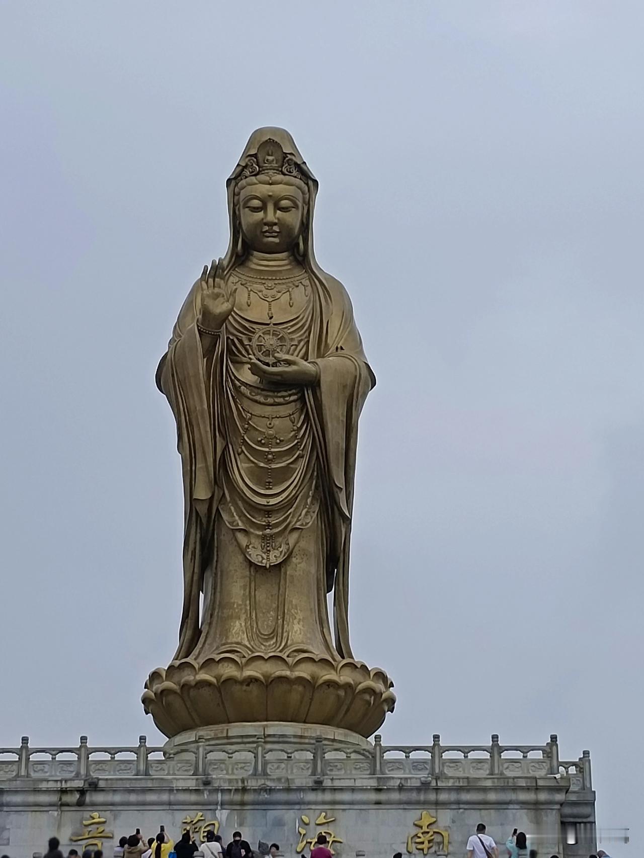 香，是跟神明沟通的媒介！
头顶三尺有神明！有些东西，你看不见，但他们一直都在！这