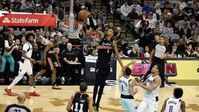 ✨文班亚马复出即统治！40+13锁定评奖资格，DPOY+双一阵稳了？✨

北京时