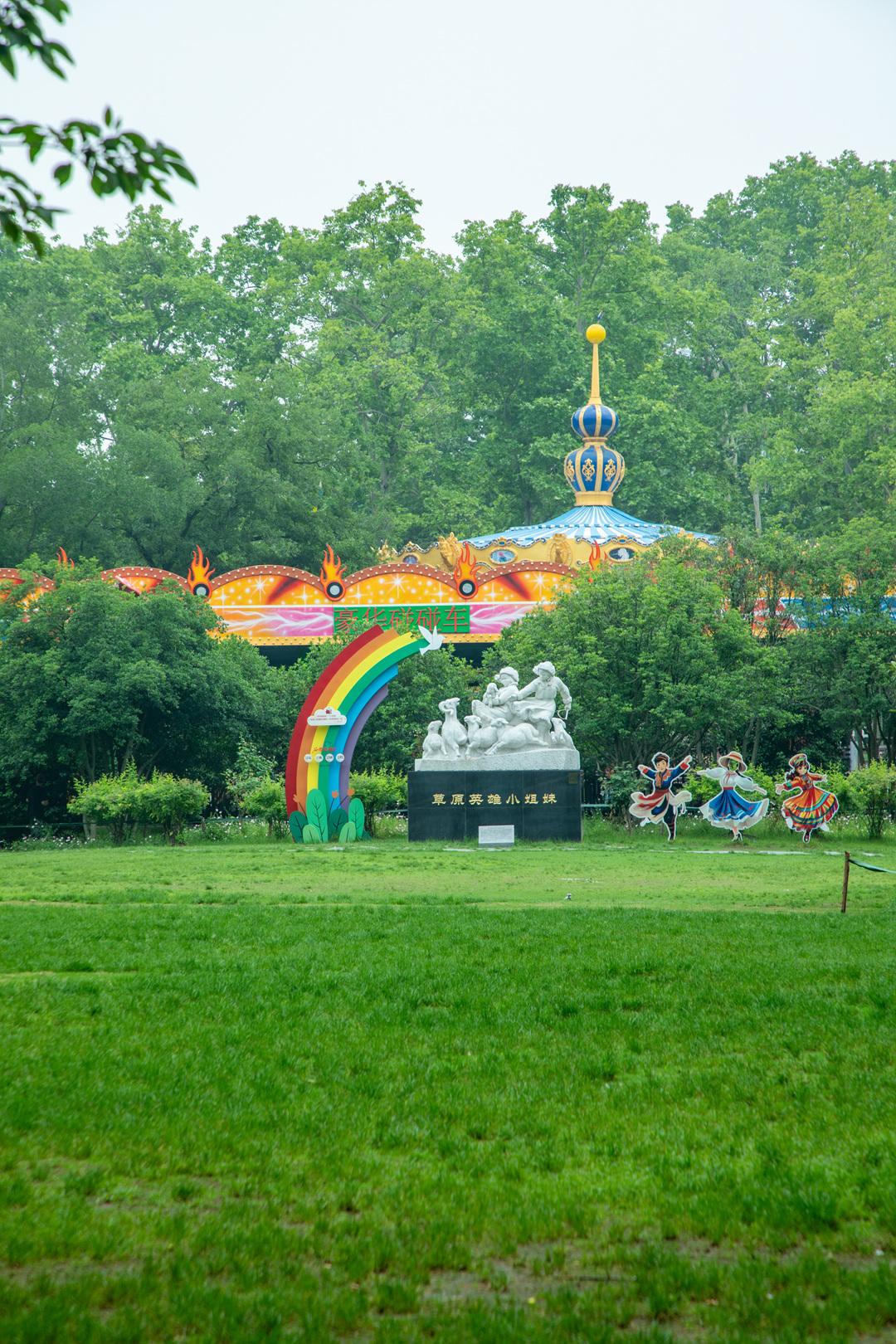 合肥夏日避暑首选！市中心老牌园林
浓荫蔽日、湖面送风，躲进逍遥津远离盛夏燥热。