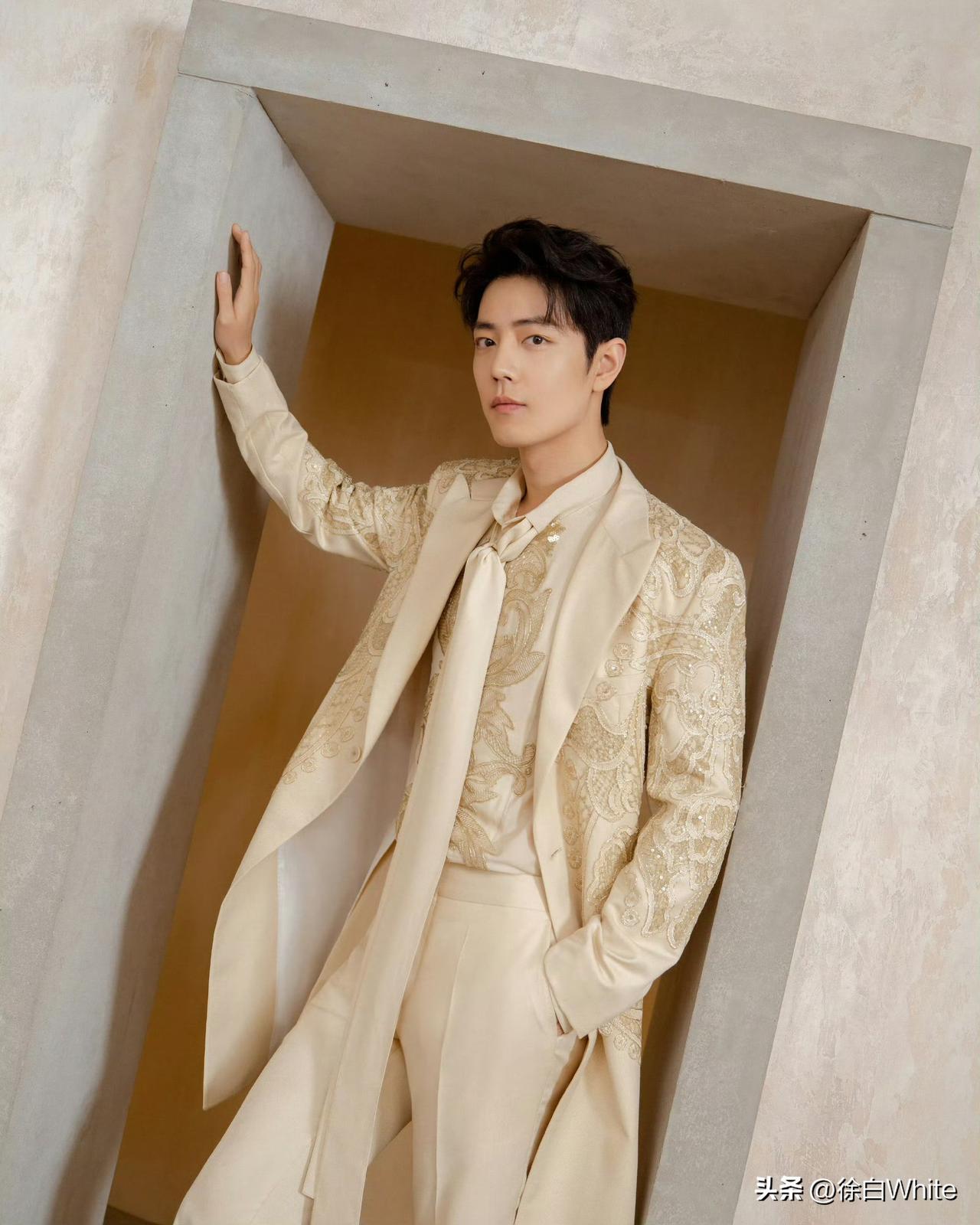 2月5日，🧣之夜红毯，肖战男单压轴！
肖战事业粉有福了！肖战今天拿奖将一个接着