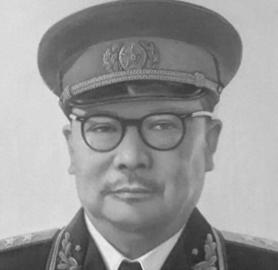 1951年6月的一个深夜，北京中南海灯火犹明，毛泽东与周恩来反复推敲朝鲜停战谈判