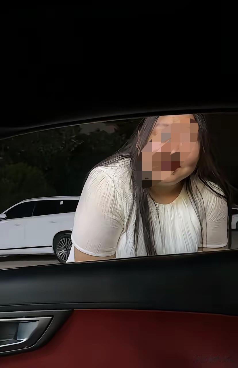 千里奔现遇巨大落差！网恋照片和本人判若两人，感情该不该只看外表？

一段网恋奔现